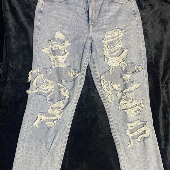 American Eagle Outfitters Blue Mom Jeans Light Wash - Picture 2 of 16